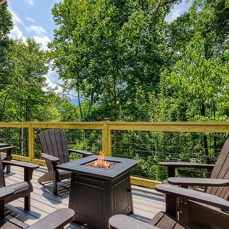 Whispering Winds, Hot Tub, Game Room, Wifi, 1089 Free Tickets Each Paid Day, Dollywood And More Gatlinburg Zewnętrze zdjęcie
