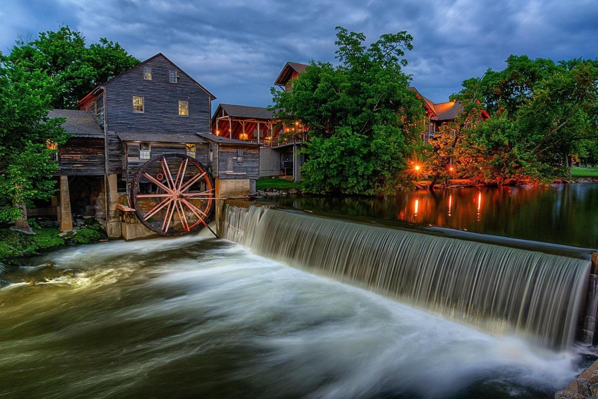 Whispering Winds, Hot Tub, Game Room, Wifi, 1089 Free Tickets Each Paid Day, Dollywood And More Gatlinburg Zewnętrze zdjęcie