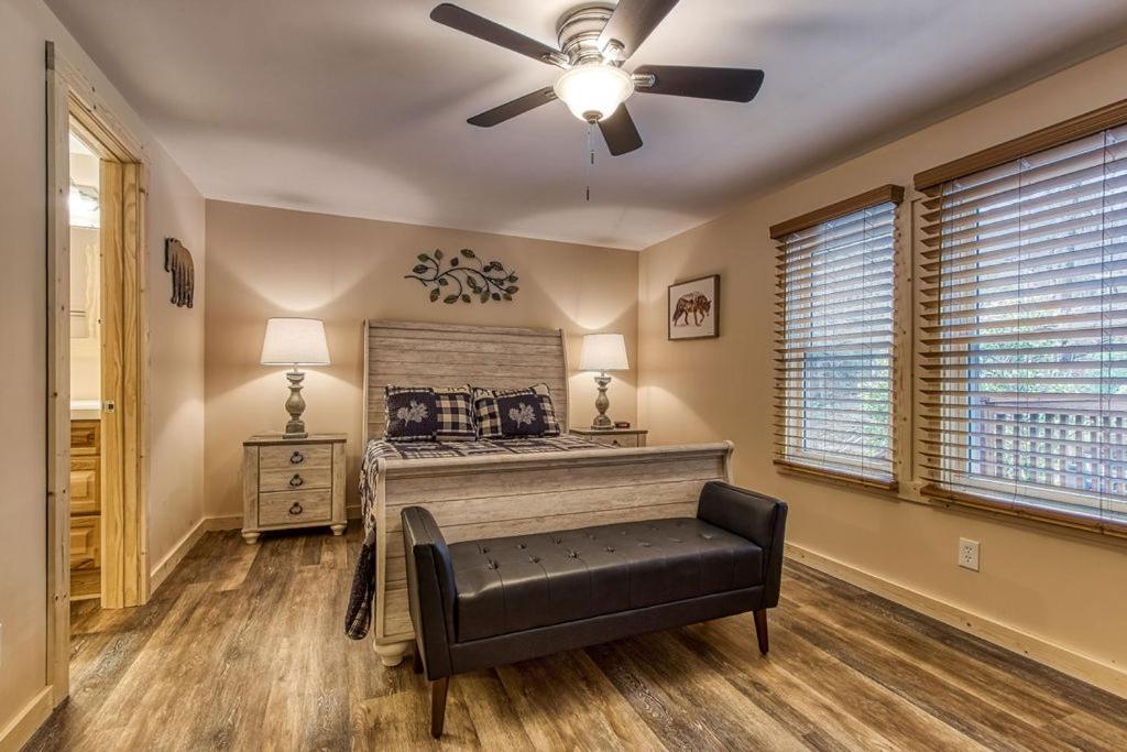 Whispering Winds, Hot Tub, Game Room, Wifi, 1089 Free Tickets Each Paid Day, Dollywood And More Gatlinburg Zewnętrze zdjęcie