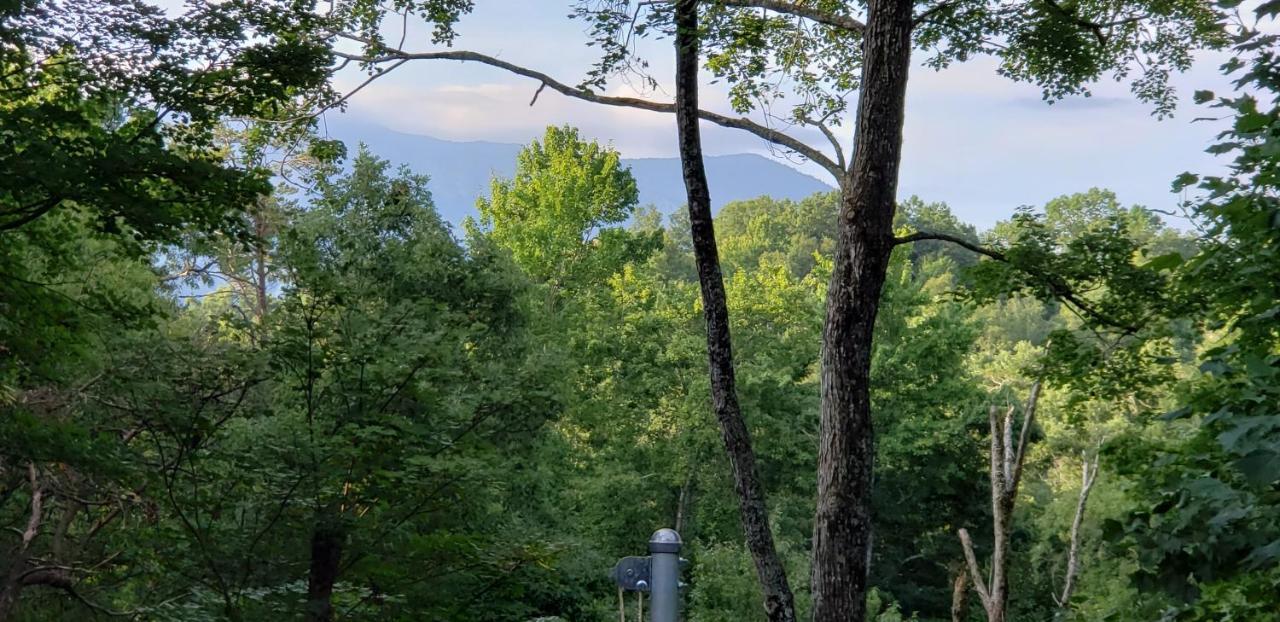 Whispering Winds, Hot Tub, Game Room, Wifi, 1089 Free Tickets Each Paid Day, Dollywood And More Gatlinburg Zewnętrze zdjęcie