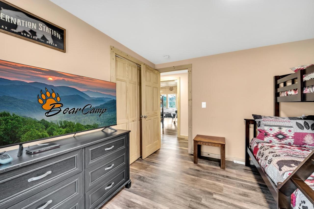 Whispering Winds, Hot Tub, Game Room, Wifi, 1089 Free Tickets Each Paid Day, Dollywood And More Gatlinburg Zewnętrze zdjęcie