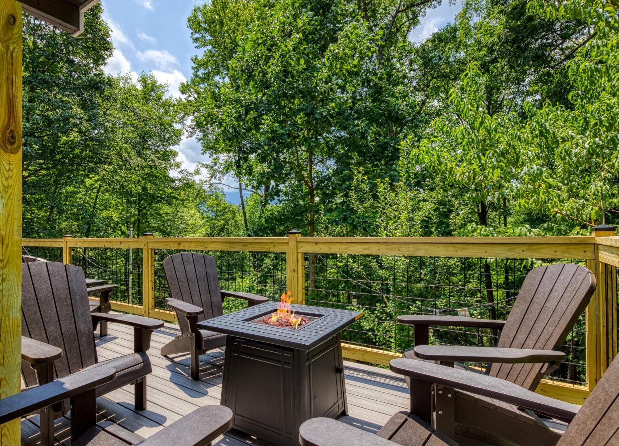 Whispering Winds, Hot Tub, Game Room, Wifi, 1089 Free Tickets Each Paid Day, Dollywood And More Gatlinburg Zewnętrze zdjęcie