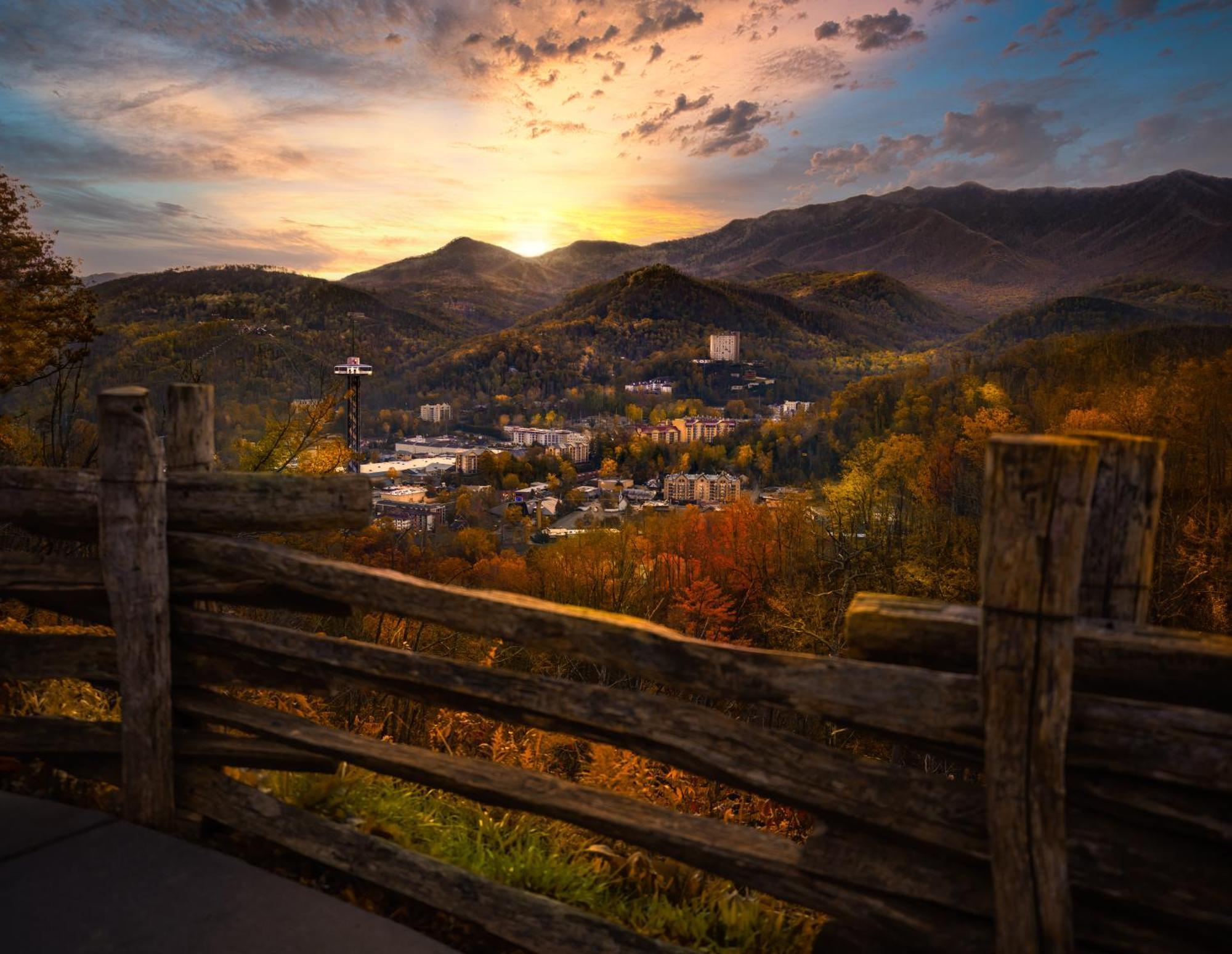 Whispering Winds, Hot Tub, Game Room, Wifi, 1089 Free Tickets Each Paid Day, Dollywood And More Gatlinburg Zewnętrze zdjęcie